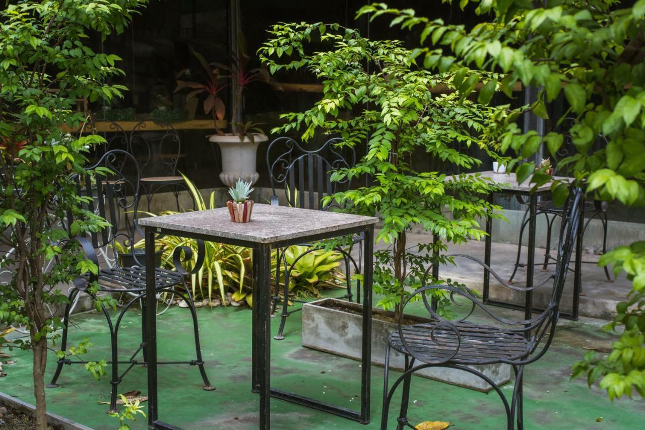 Hotel Sn Court à Chiang Mai Extérieur photo
